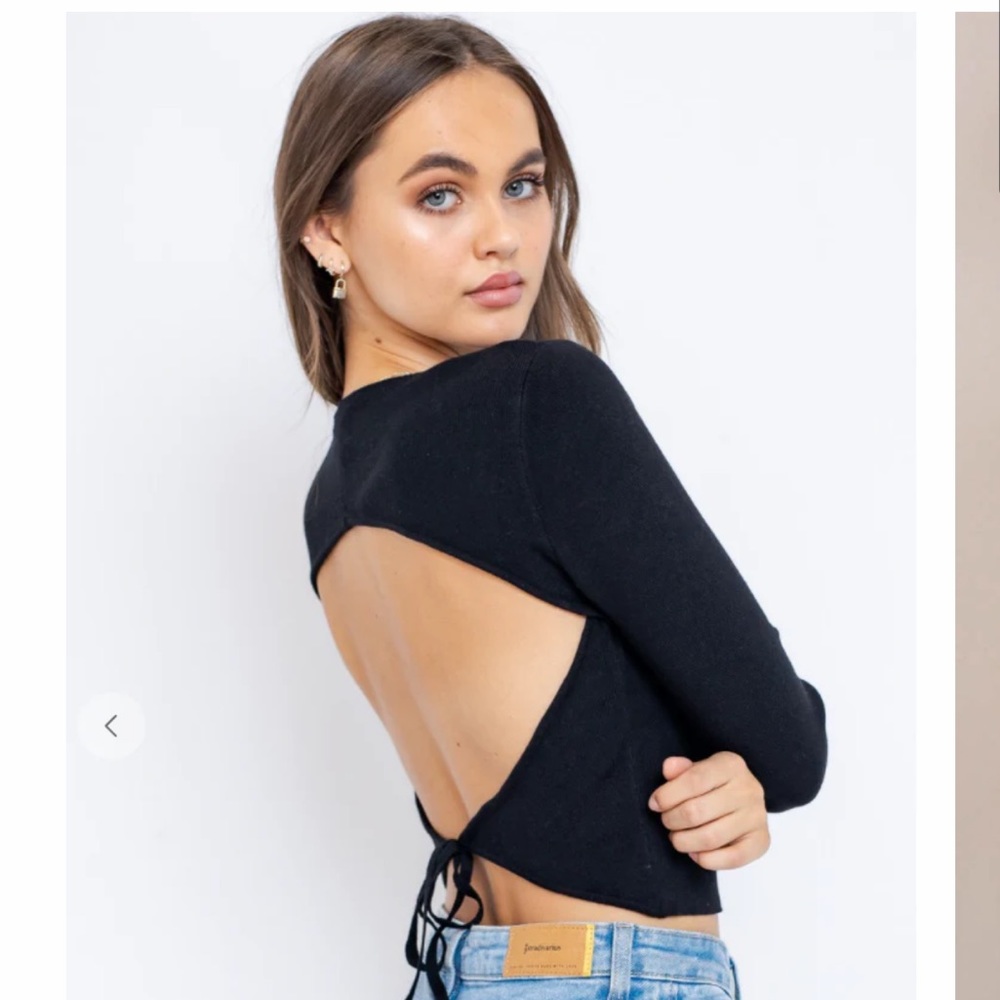 Le Lis Cropped Open Back Tie Sweater